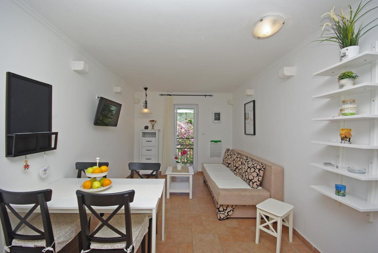 Apartamento Steinhaus Dalmatien Podaca Exterior foto
