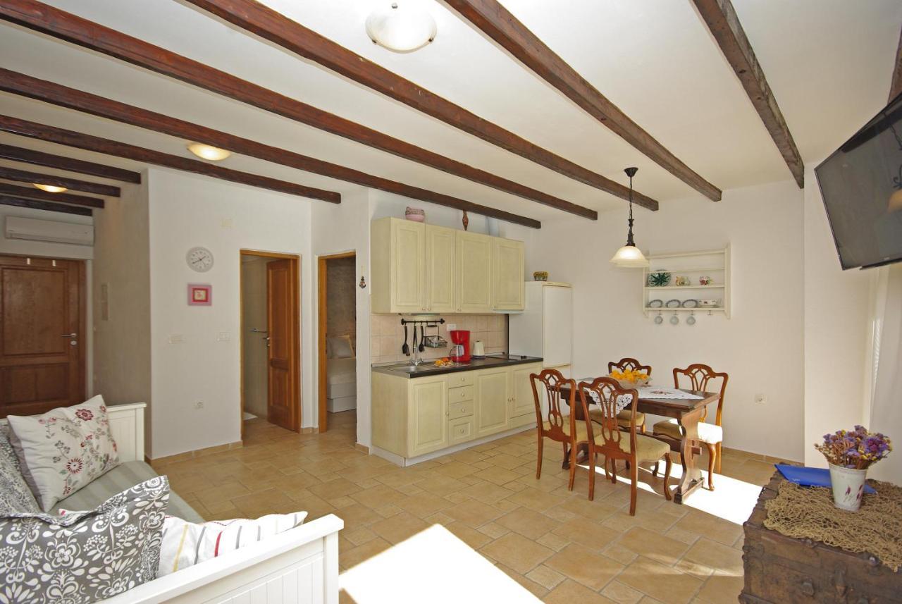 Apartamento Steinhaus Dalmatien Podaca Exterior foto