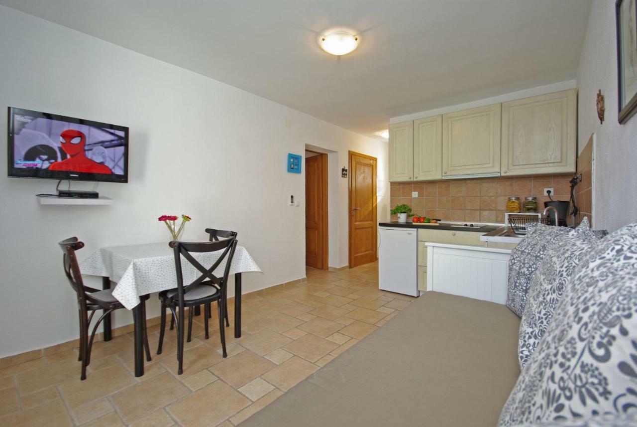 Apartamento Steinhaus Dalmatien Podaca Exterior foto